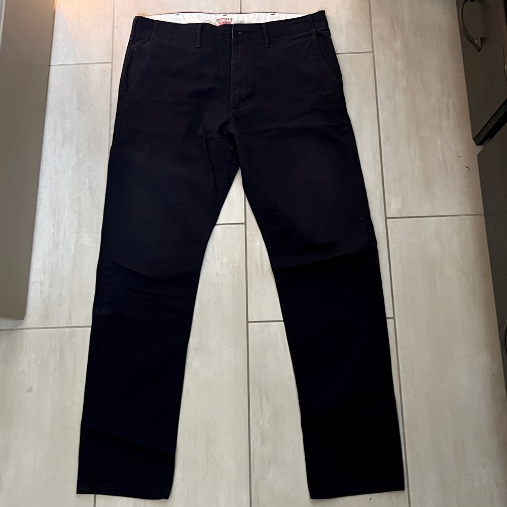 Men’s Black Khaki pants with no issues, size medium